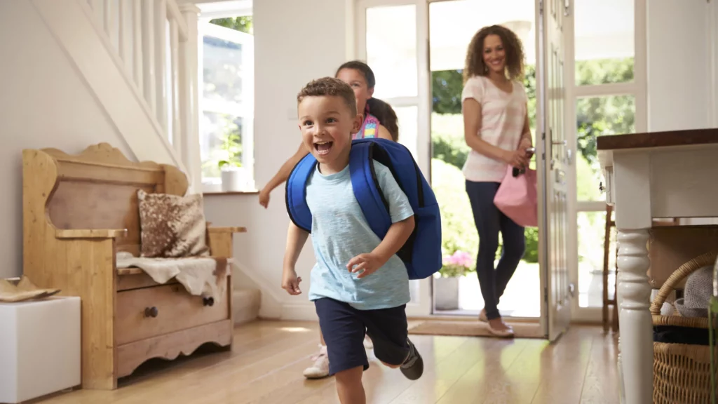 L'Agence de garde d'enfants s'occupe d'emmener les enfants aux activités extra scolaires 